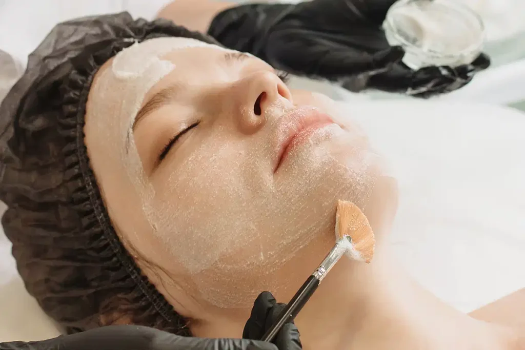 عيادة التقشير الكيميائي في الامارات