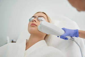 أفضل عيادات إزالة الشعر بالليزر بدون ألم