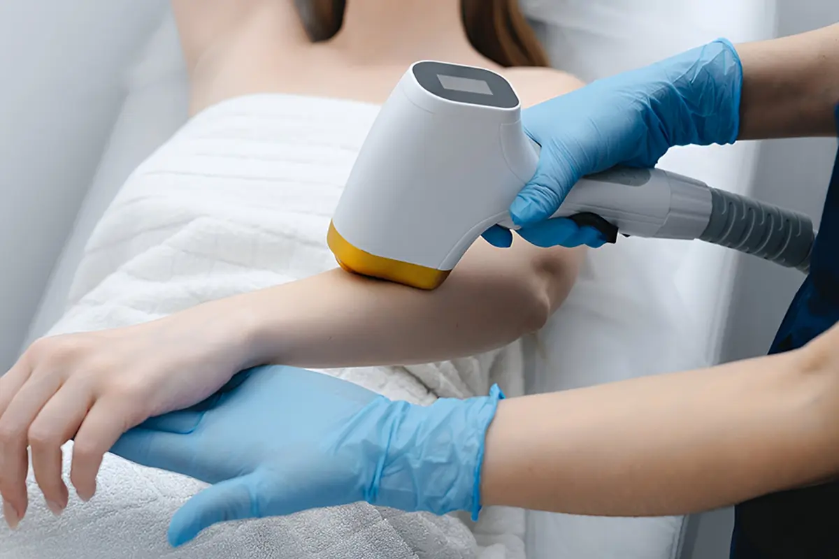 مركز سوفت لايت في الامارات - إزالة الشعر نهائياً وبأمان تام