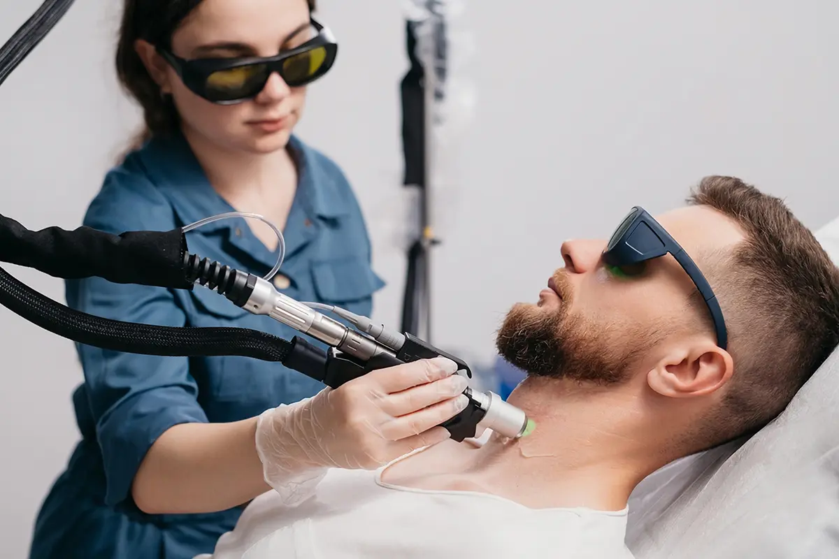 عيادة فراكشنال ليزر الرائدة للرقبة في الإمارات