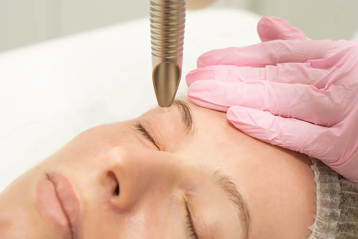 عيادة فراكشنال ليزر حول العين في الامارات